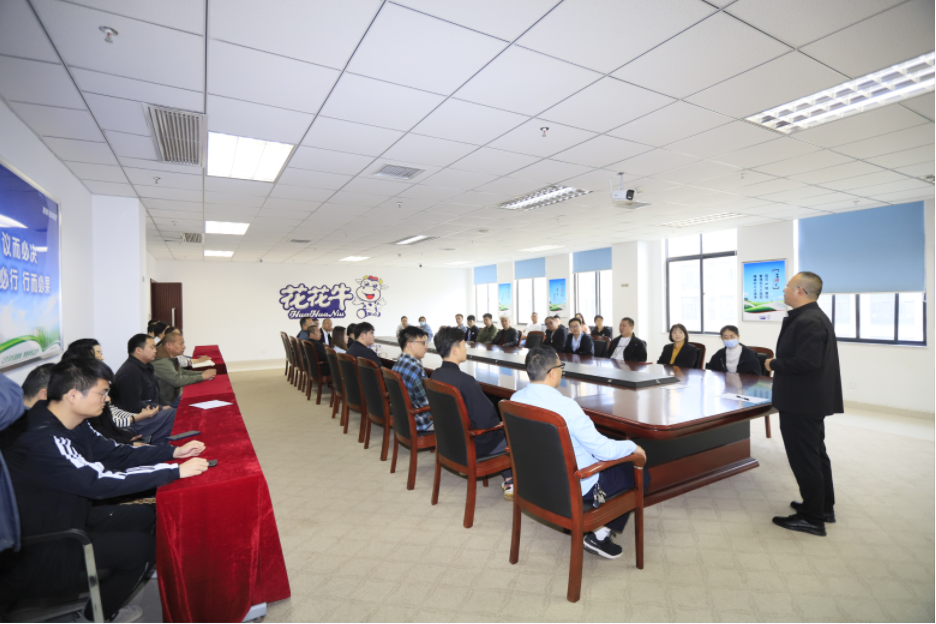 增強(qiáng)消防意識(shí)，筑牢安全底線丨花花牛乳業(yè)集團(tuán)組織消防應(yīng)急演練