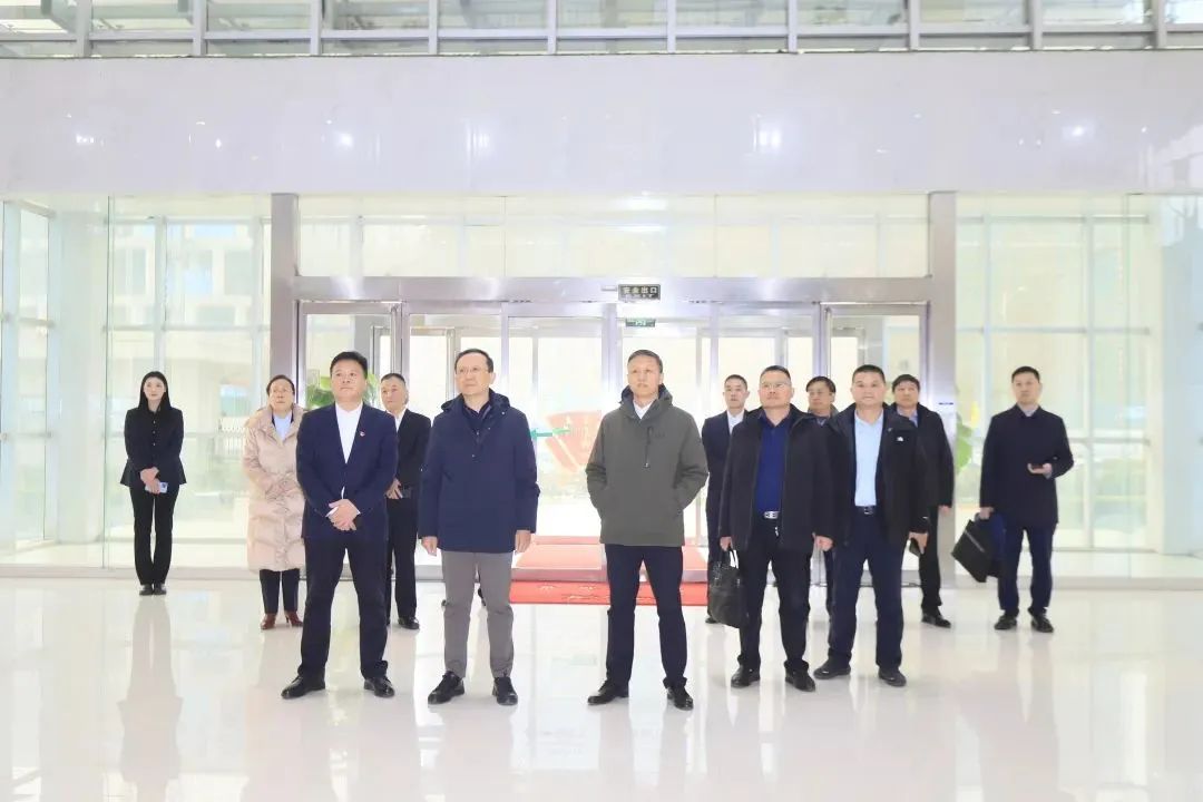 省政府國資委黨委書記、主任李濤一行到花花牛乳業(yè)集團(tuán)調(diào)研
