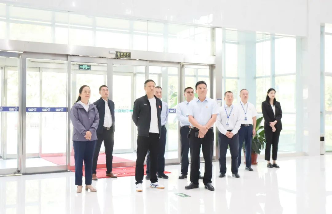 快樂過“雙節(jié)”，安全不放假｜河南農(nóng)投集團黨委書記、董事長李曉寰一行蒞臨花花牛乳業(yè)集團開展“雙節(jié)”安全生產(chǎn)大檢查活動并慰問一線職工、