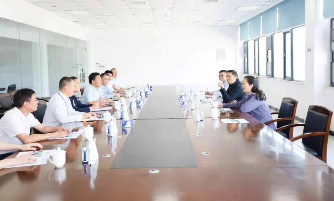 快樂過“雙節(jié)”，安全不放假｜河南農(nóng)投集團黨委書記、董事長李曉寰一行蒞臨花花牛乳業(yè)集團開展“雙節(jié)”安全生產(chǎn)大檢查活動并慰問一線職工、