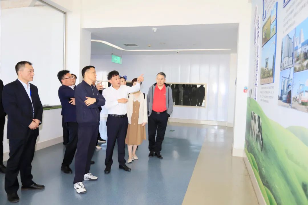 花花牛| 省農(nóng)投集團董事長李曉寰一行蒞臨花花牛調(diào)研指導(dǎo)工作