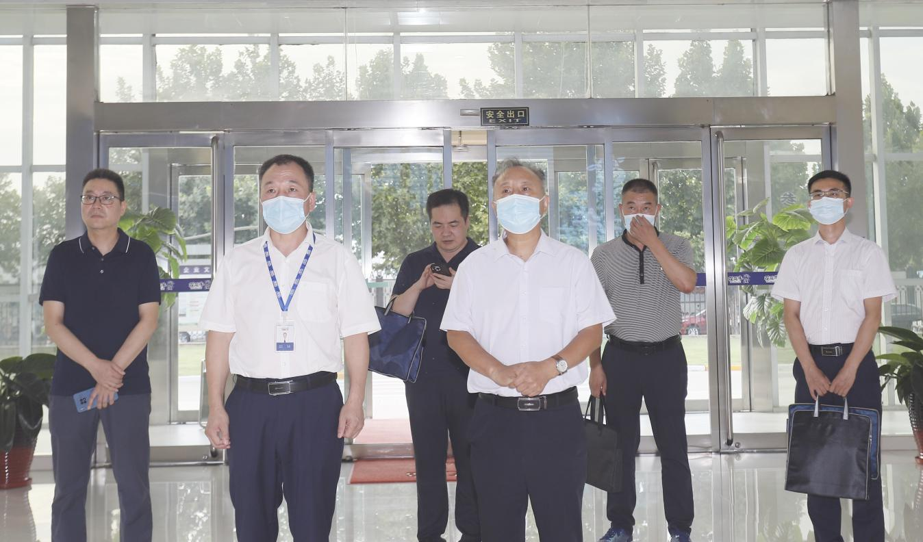 河南省“萬人助萬企”活動第一工作組 蒞臨花花牛乳業(yè)集團(tuán)調(diào)研