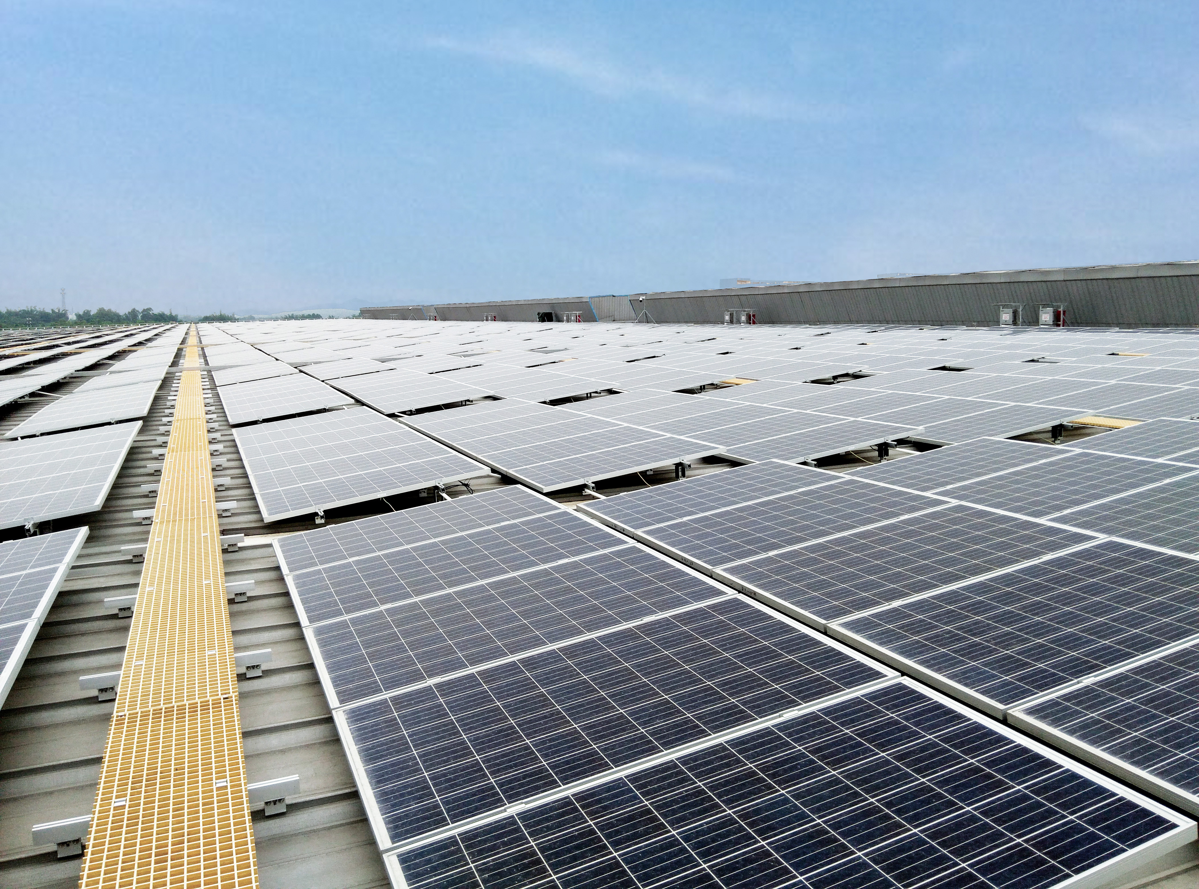 花花牛乳業(yè)集團(tuán)與國(guó)電河南新能源有限公司舉行光伏項(xiàng)目合作開發(fā)簽約儀式