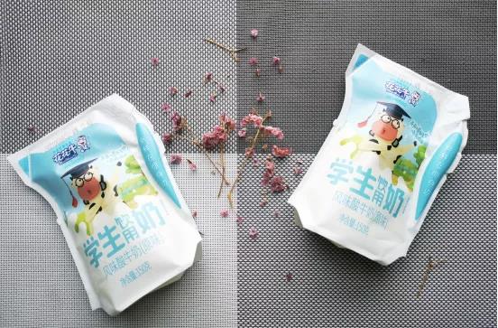 花花牛首款愛克林低溫學(xué)生飲用酸牛奶上市啦?。?！