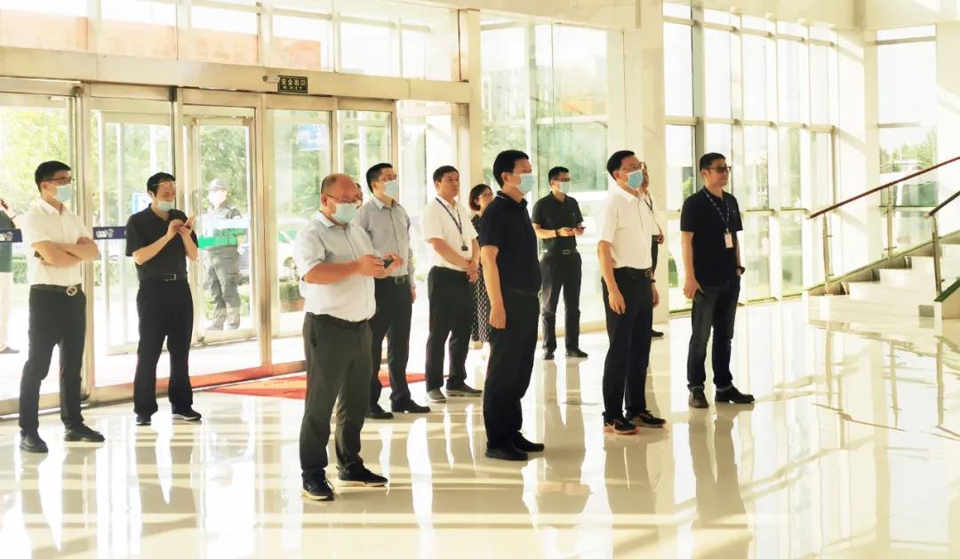快訊 | 湖北省農(nóng)業(yè)廳副廳長王海濤等領導一行蒞臨河南花花牛乳業(yè)集團參觀調(diào)研