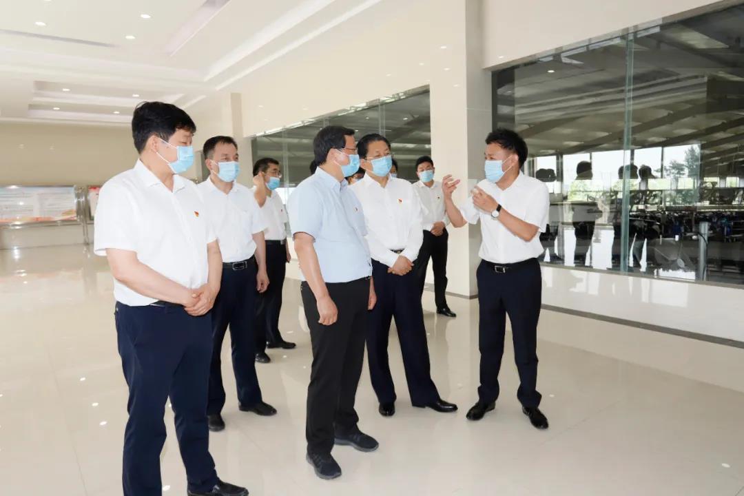 快訊 | 河南省委常委、省紀(jì)委書記、省監(jiān)委主任任正曉蒞臨花花牛乳業(yè)集團(tuán)新蔡瑞亞牧場調(diào)研