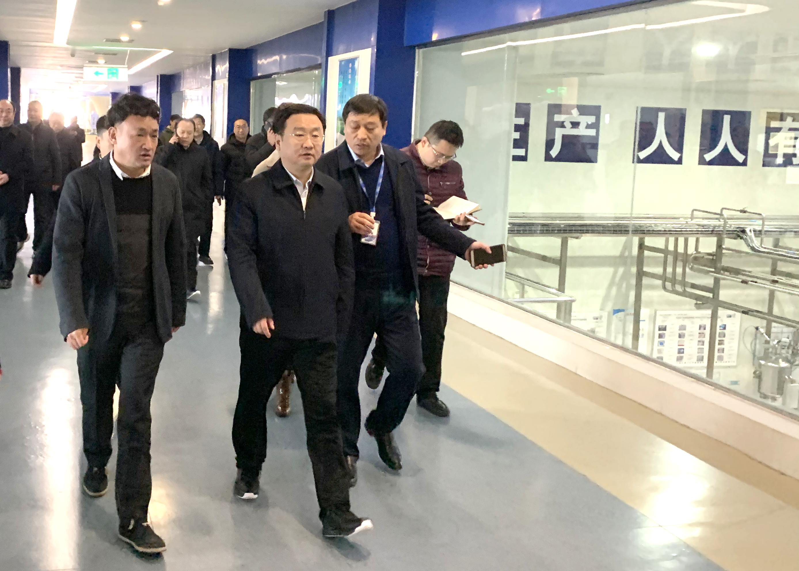 鄭州市委副書記、市長王新偉蒞臨花花牛乳業(yè)集團調(diào)研