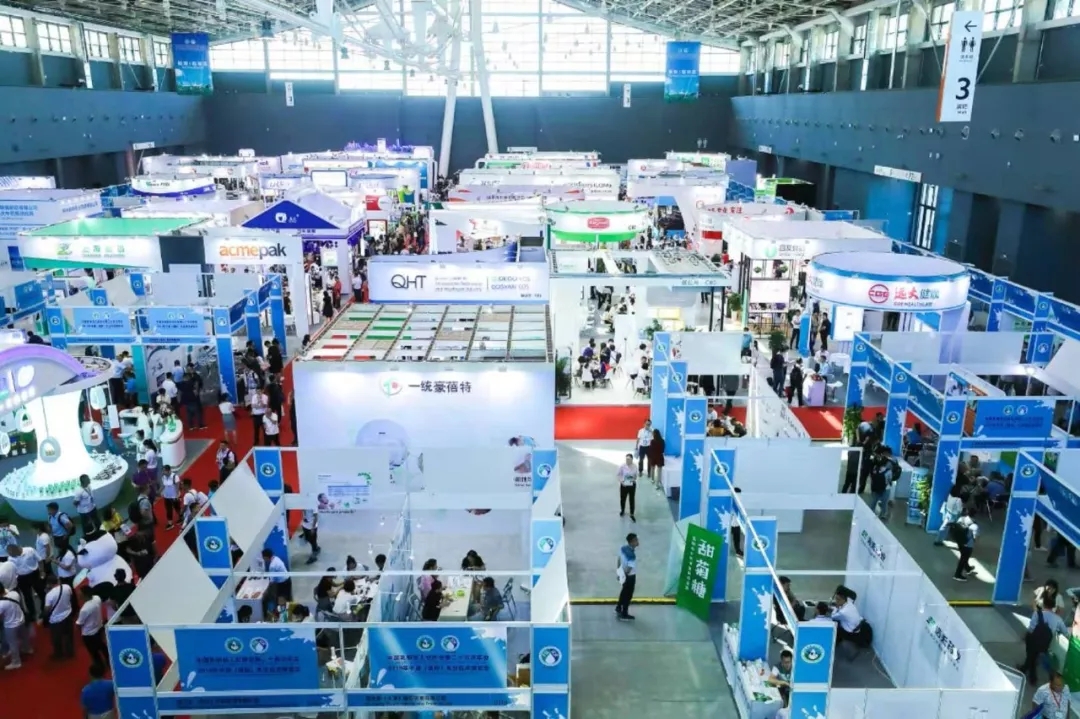 中國乳制品工業(yè)協(xié)會第二十五次年會召開！花花?？偛枚T峰獲“振興乳業(yè)領(lǐng)軍人”榮譽稱號