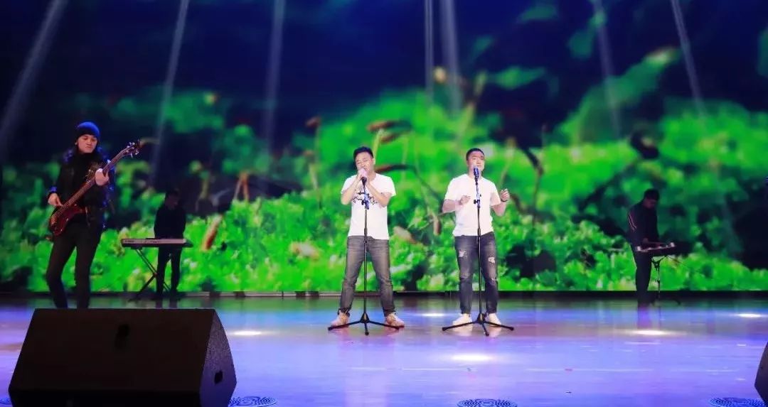 “贏在2019”，花花牛乳業(yè)集團(tuán)2019年新春晚會(huì)盛大開(kāi)幕