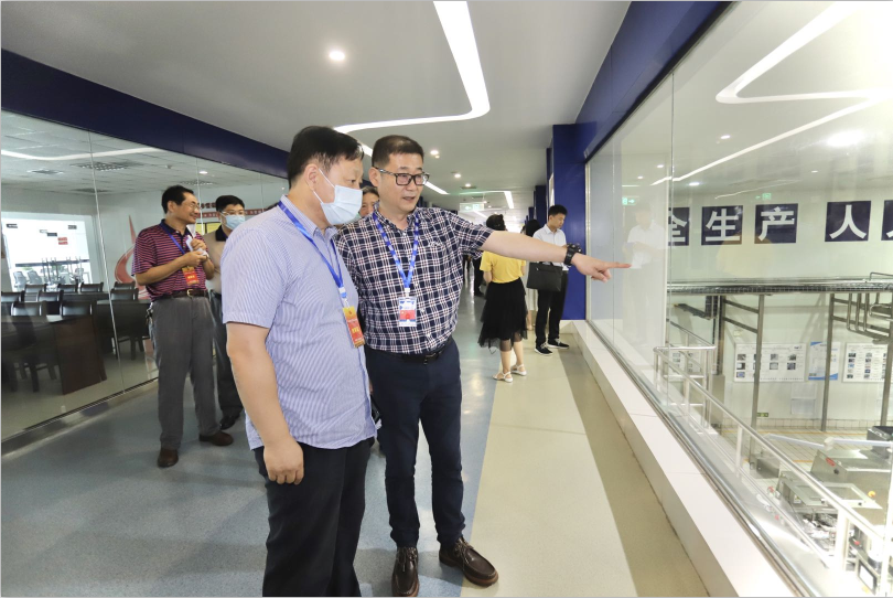 快訊|鄭州市人大代表蒞臨河南花花牛乳業(yè)集團參觀調研