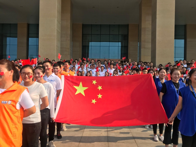 花花牛 唱紅歌 祝福我的國(guó)?。?！