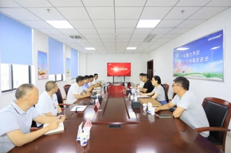 千師見(jiàn)證（中國(guó)）項(xiàng)目組委會(huì)與河南花花牛乳業(yè)集團(tuán)開(kāi)展交流考察活動(dòng)并舉行授牌儀式